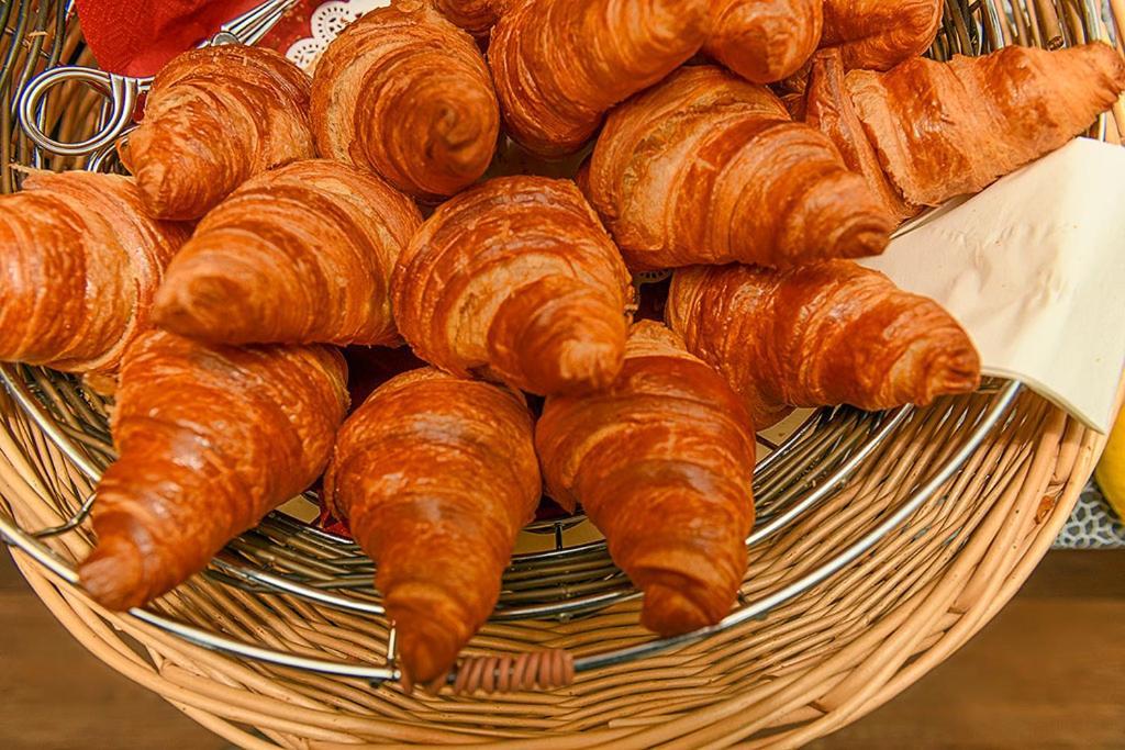 Hotel Des Alpes Bulle Center Ngoại thất bức ảnh