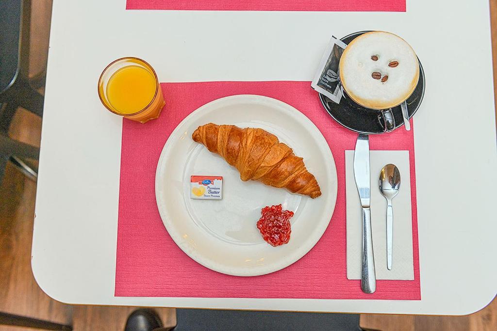 Hotel Des Alpes Bulle Center Ngoại thất bức ảnh