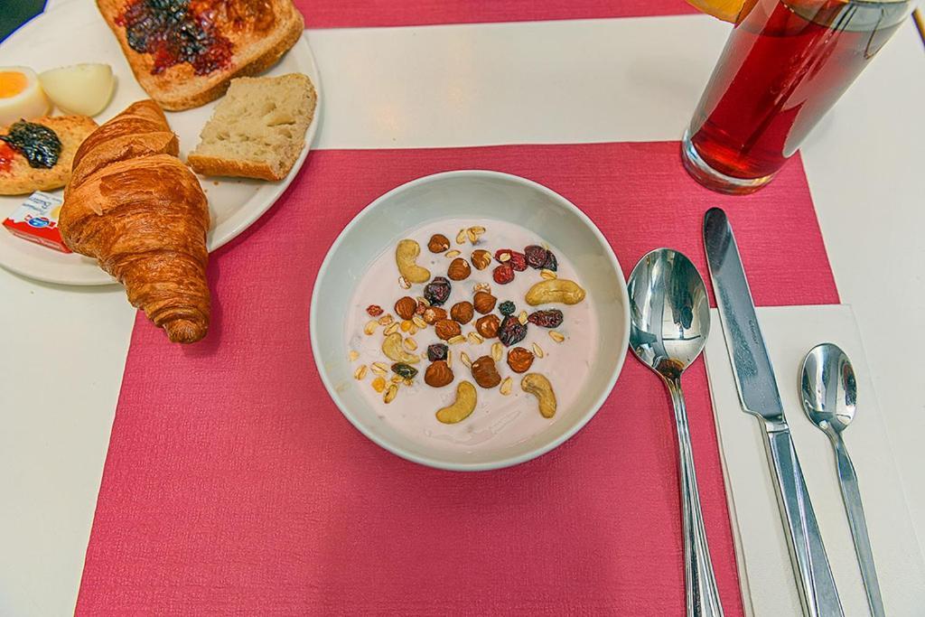 Hotel Des Alpes Bulle Center Ngoại thất bức ảnh