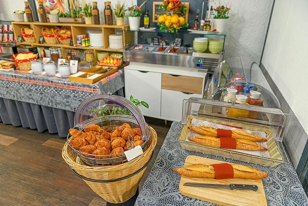 Hotel Des Alpes Bulle Center Ngoại thất bức ảnh