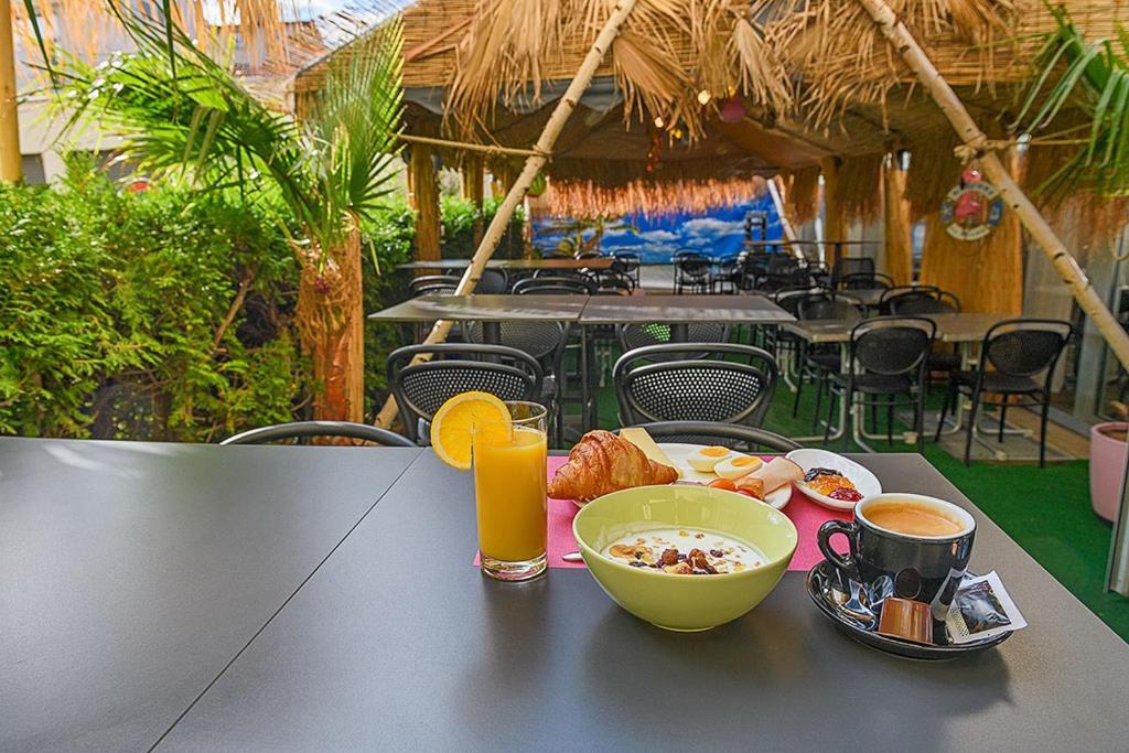 Hotel Des Alpes Bulle Center Ngoại thất bức ảnh