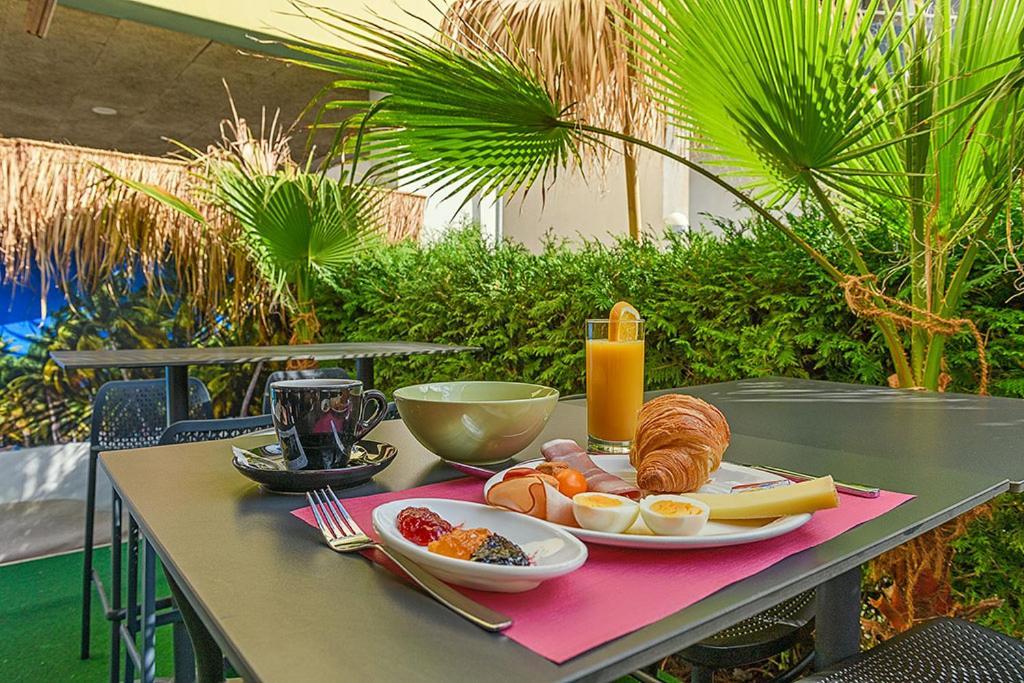 Hotel Des Alpes Bulle Center Ngoại thất bức ảnh