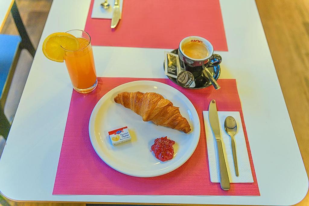 Hotel Des Alpes Bulle Center Ngoại thất bức ảnh