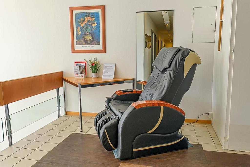 Hotel Des Alpes Bulle Center Ngoại thất bức ảnh