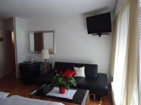 Hotel Des Alpes Bulle Center Ngoại thất bức ảnh
